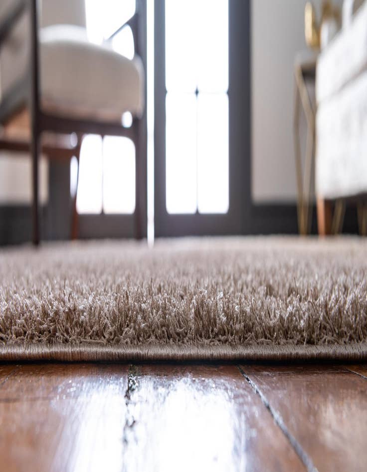 Detail image of  2' 7 x 10' Lattice Shag Runner Rug