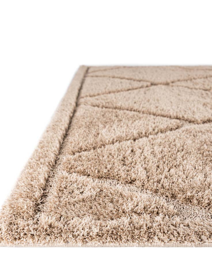 Detail image of  2' 7 x 10' Lattice Shag Runner Rug