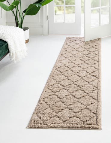 2' x 6' 9 Lattice Shag Runner Rug