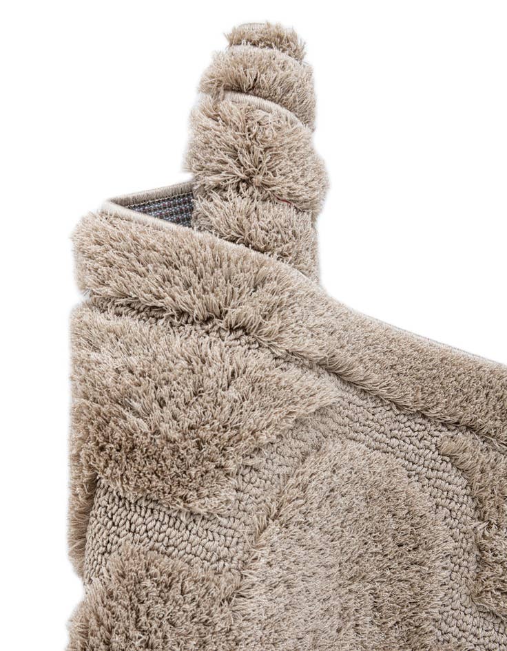 Detail image of  2' x 6' 9 Lattice Shag Runner Rug