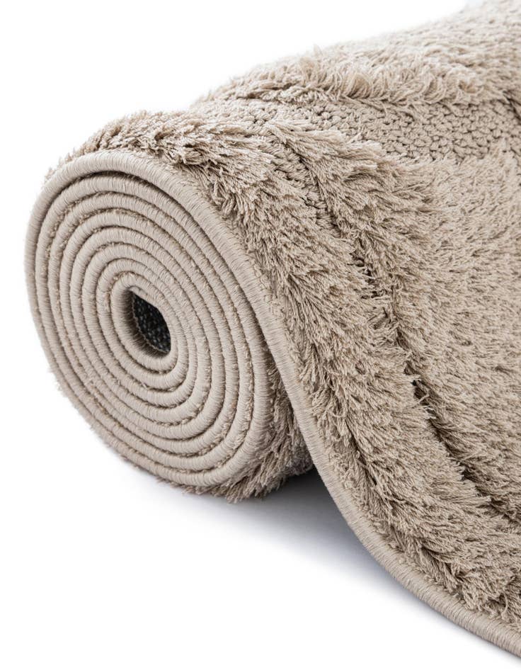 Detail image of  2' x 6' 9 Lattice Shag Runner Rug