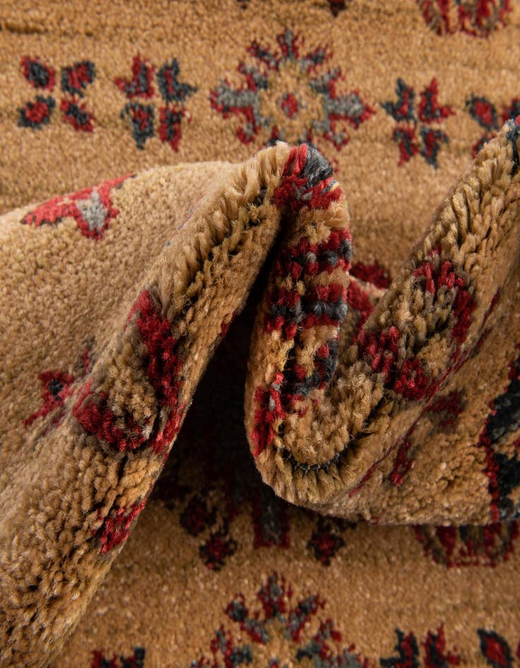 Detail image of  2' x 6' Sara Runner Rug