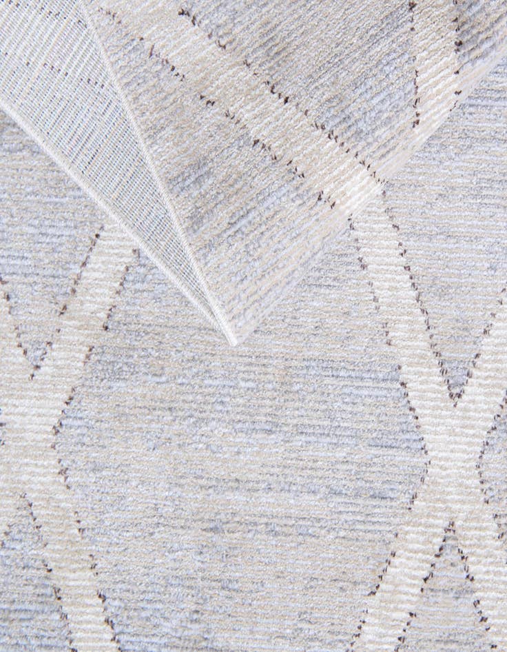 Detail image of  2' 2 x 6' Starlight Runner Rug