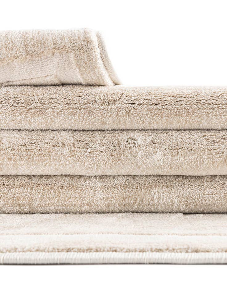 Detail image of Jill Zarin 2' 7 x 14' Uptown Lenox Hill Runner Rug