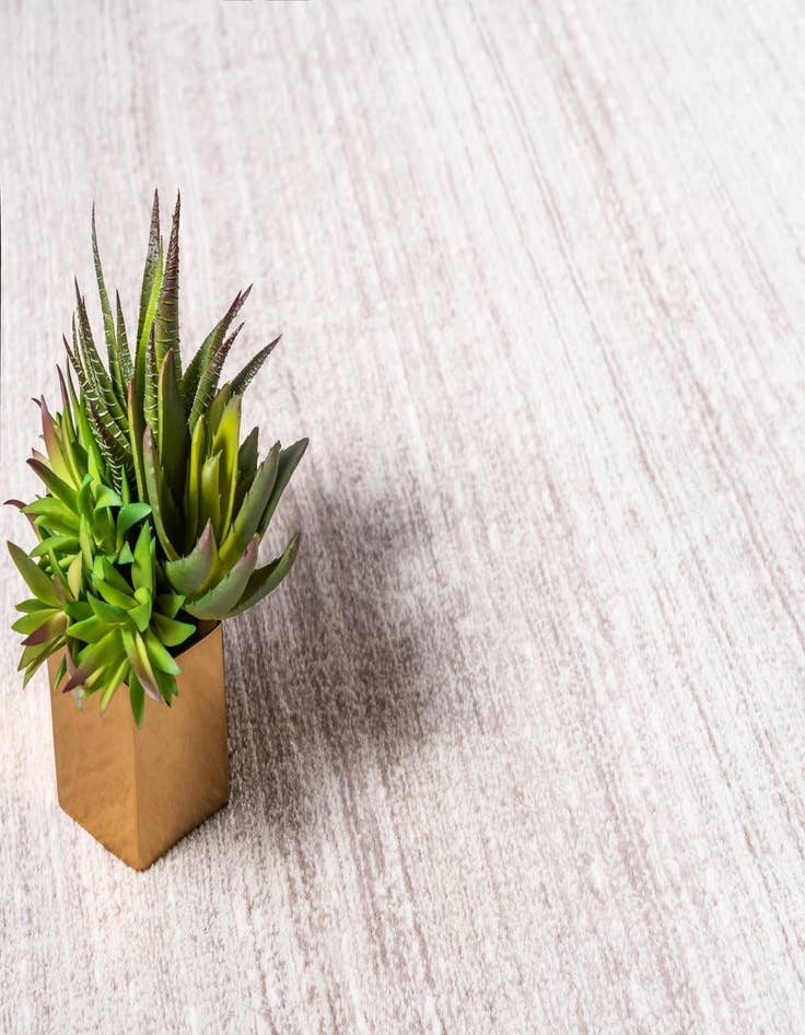 Detail image of Jill Zarin 2' 7 x 14' Uptown Yorkville Runner Rug