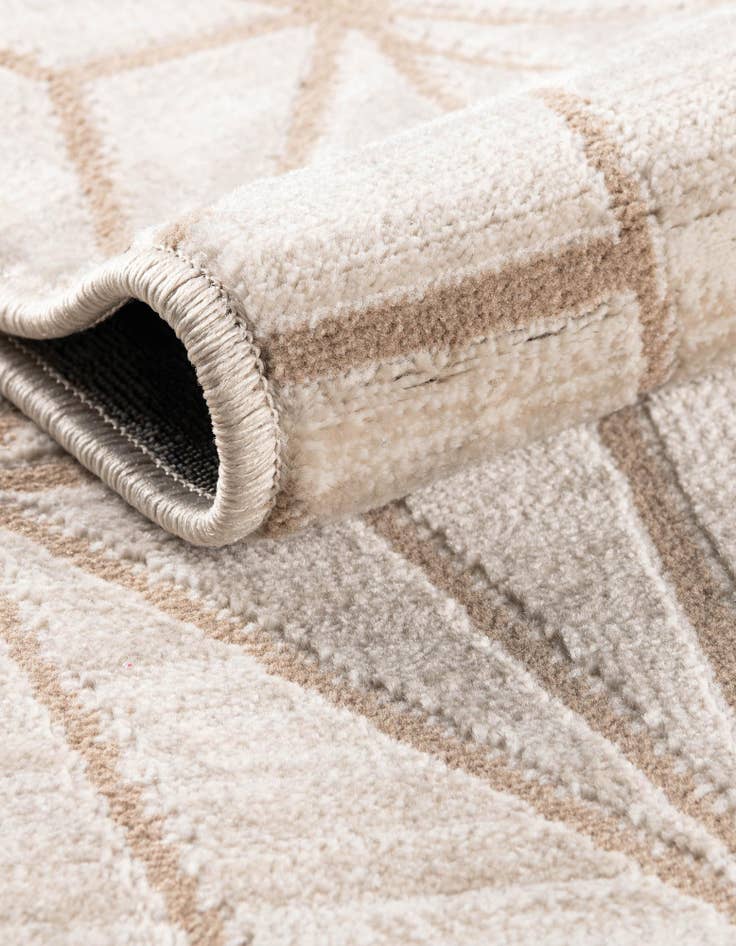 Detail image of Jill Zarin 2' x 6' Uptown Runner Rug