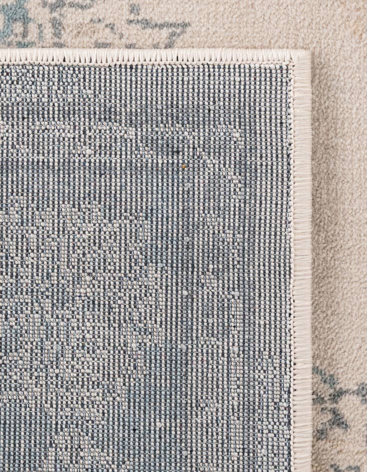 Detail image of  2' 7 x 10' Victoria Runner Rug