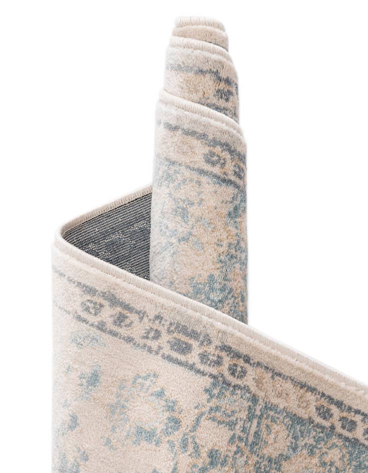 Detail image of  2' 7 x 10' Victoria Runner Rug