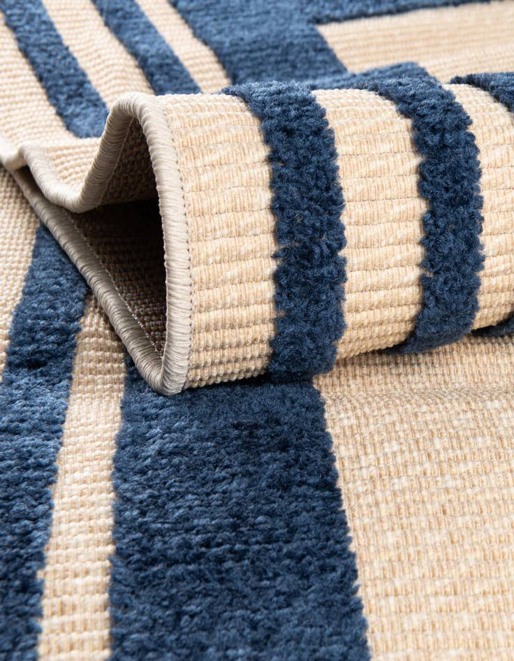 Detail image of  7' 10 x 7' 10  Washable Aruba Indoor / Outdoor Square Rug