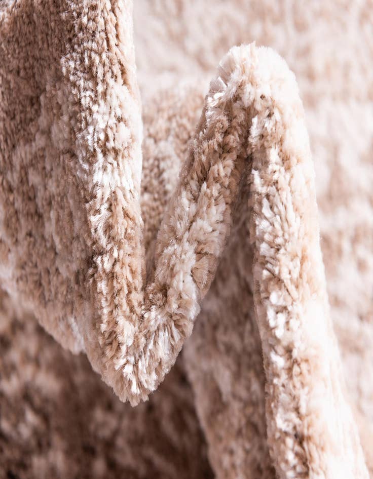 Detail image of 7' 10 x 7' 10 Estate Square Rug