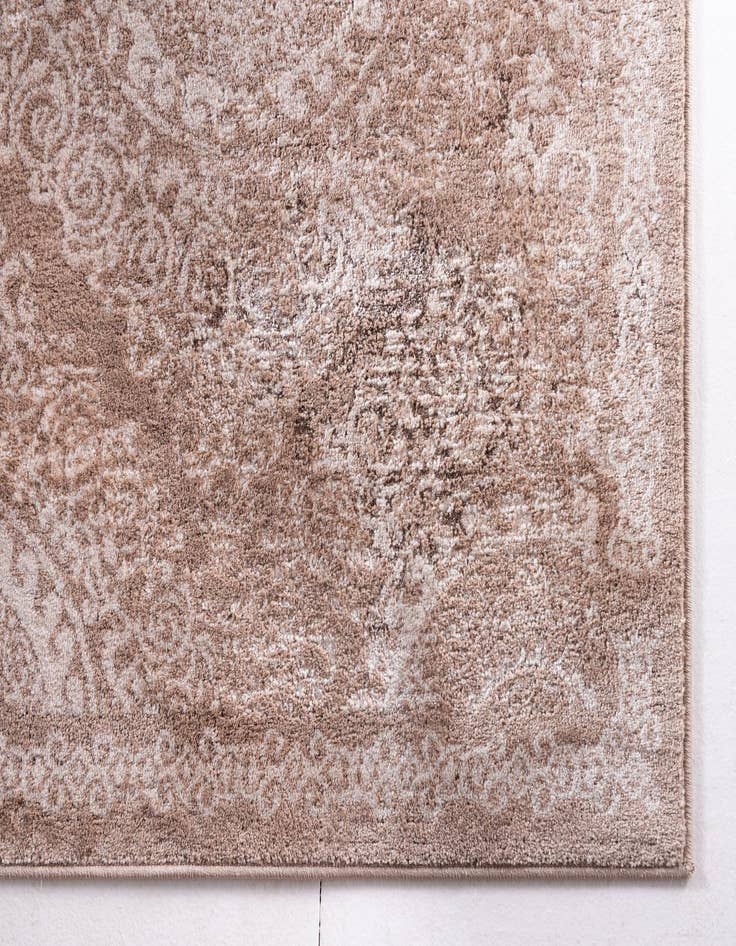 Detail image of 7' 10 x 7' 10 Estate Square Rug