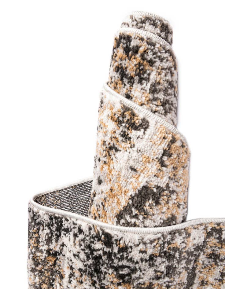 Detail image of  5' 3 x 5' 3 Leipzig Square Rug