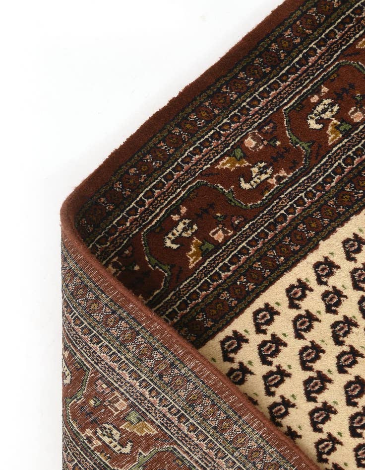 Detail image of  4' 9 x 5' 2 Mir Square Rug