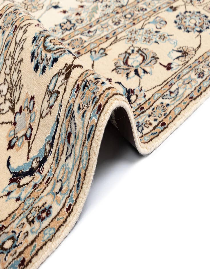 Detail image of  8' x 8' 3 Nain Square Rug