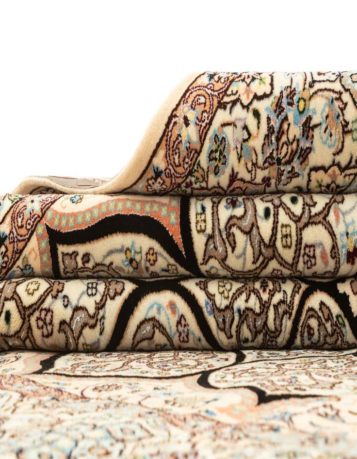 Detail image of  6' 9 x 6' 9 Nain Square Rug