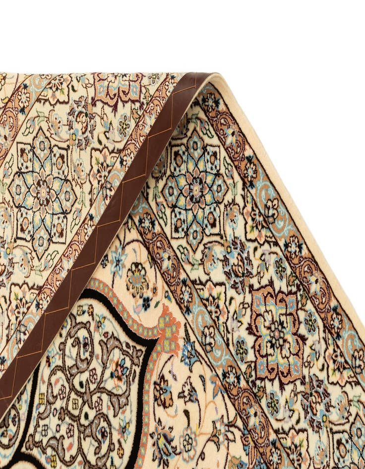 Detail image of  6' 9 x 6' 9 Nain Square Rug