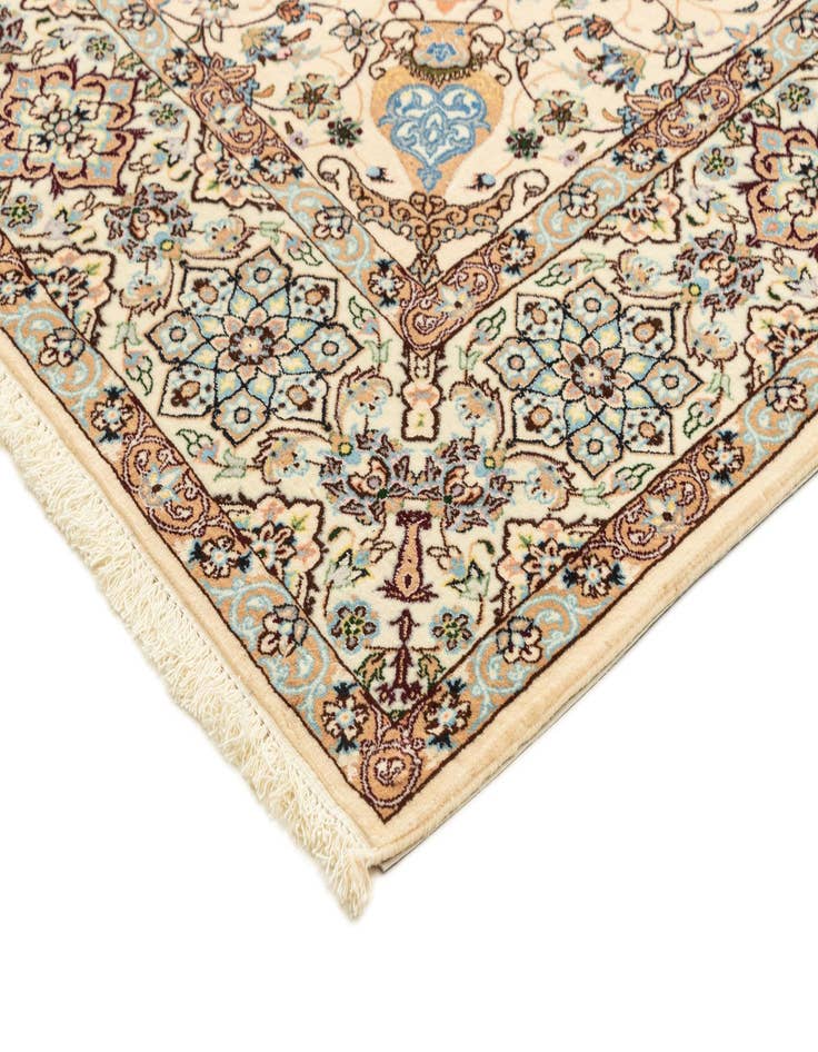 Detail image of  6' 9 x 6' 9 Nain Square Rug