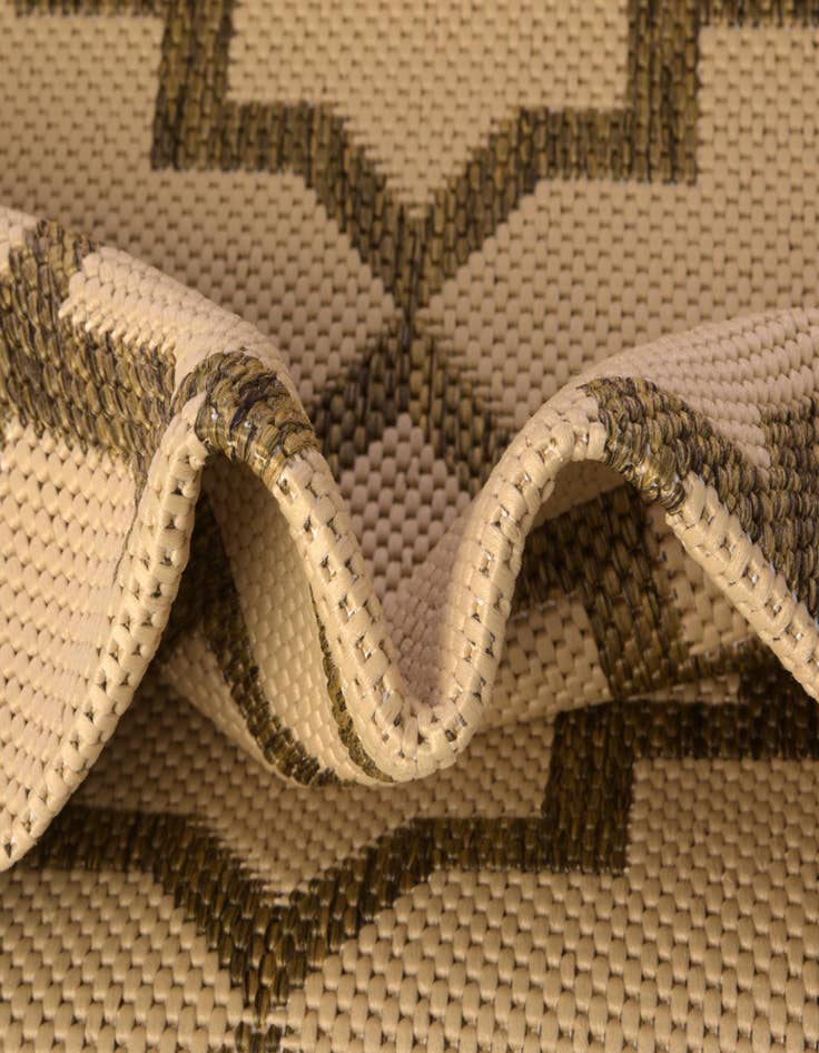 Detail image of  6' x 6'  Washable Lattice Indoor / Outdoor Square Rug