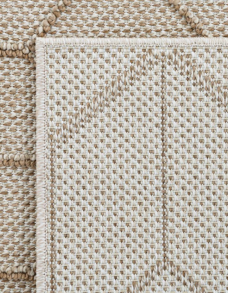 Detail image of  7' 10 x 7' 10  Washable Lattice Indoor / Outdoor Square Rug