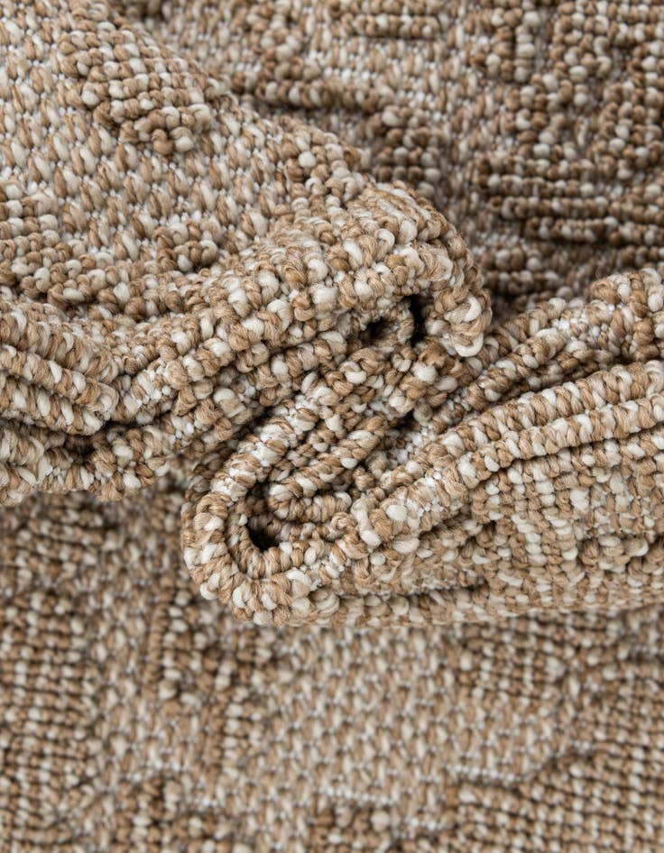 Detail image of  7' 10 x 7' 10  Washable Traditional Indoor / Outdoor Square Rug