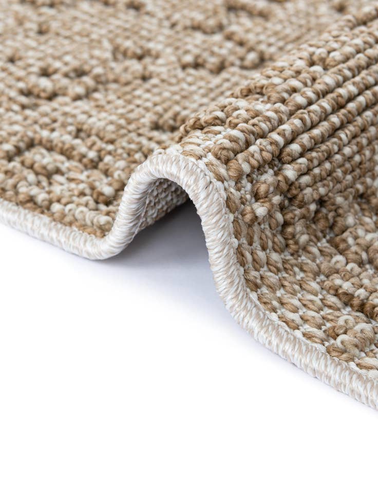 Detail image of  7' 10 x 7' 10  Washable Traditional Indoor / Outdoor Square Rug