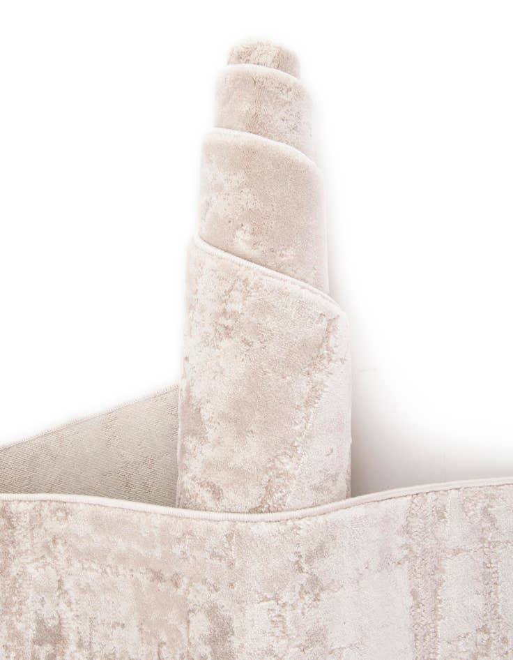 Detail image of Jill Zarin 7' 10 x 7' 10 Uptown Lexington Avenue Square Rug