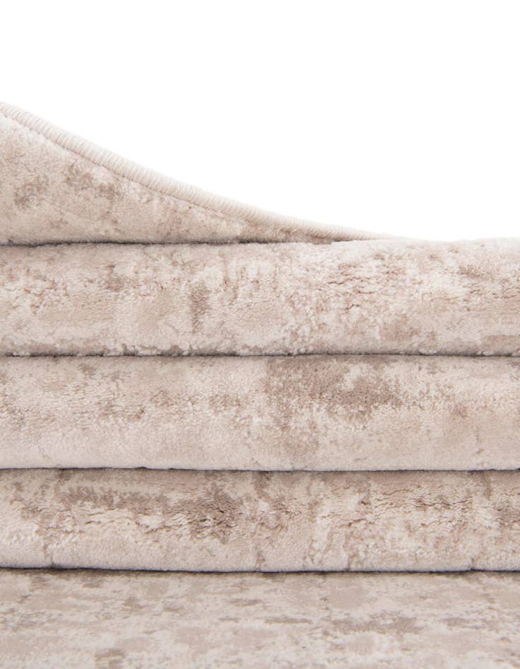 Detail image of Jill Zarin 7' 10 x 7' 10 Uptown Lexington Avenue Square Rug