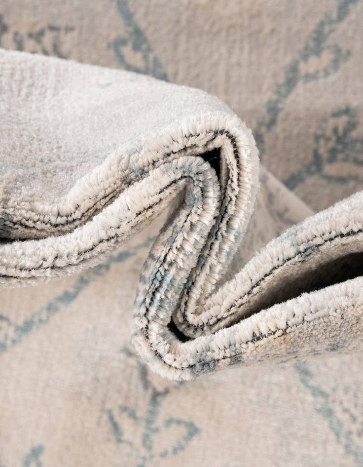 Detail image of  8' x 8' Victoria Square Rug