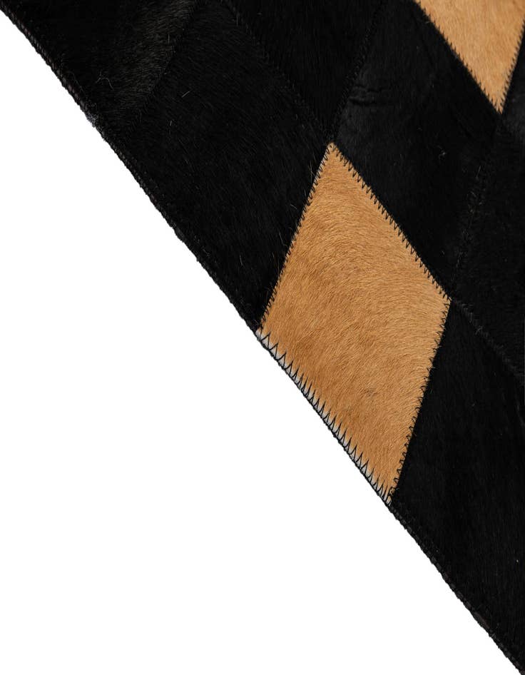 Detail image of  5' x 7' 10 Cowhide - Patchwork Rug