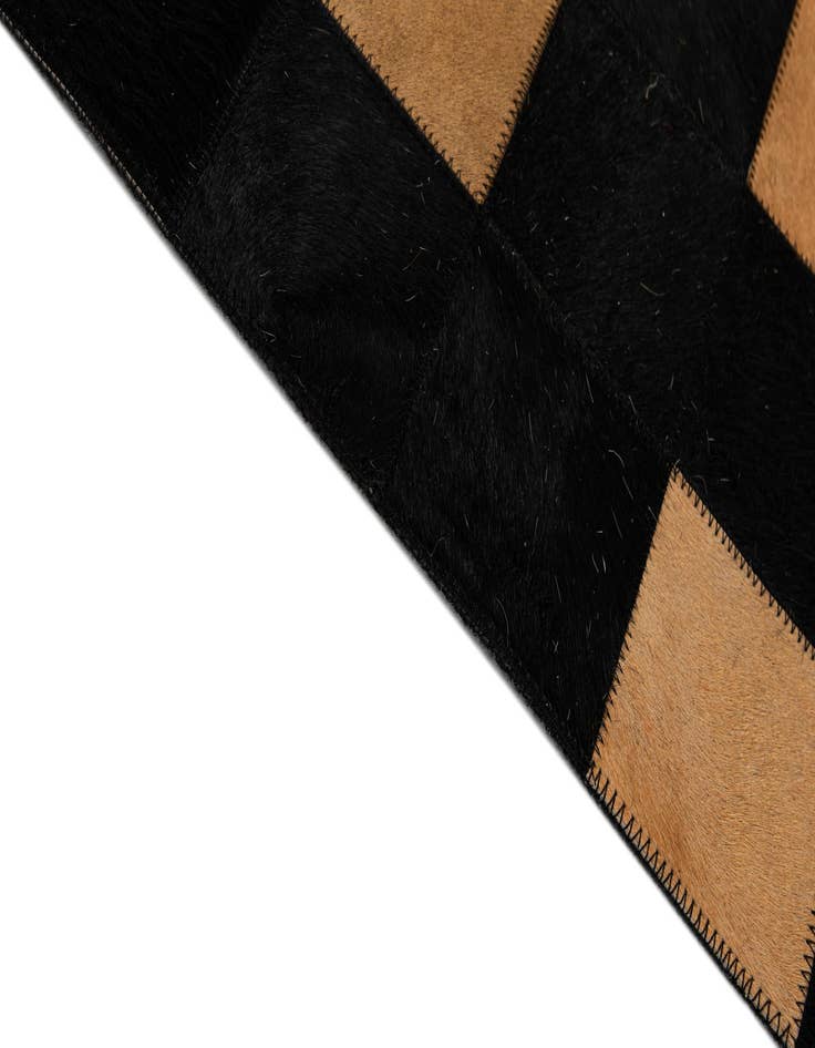 Detail image of  8' x 10' Cowhide - Patchwork Rug