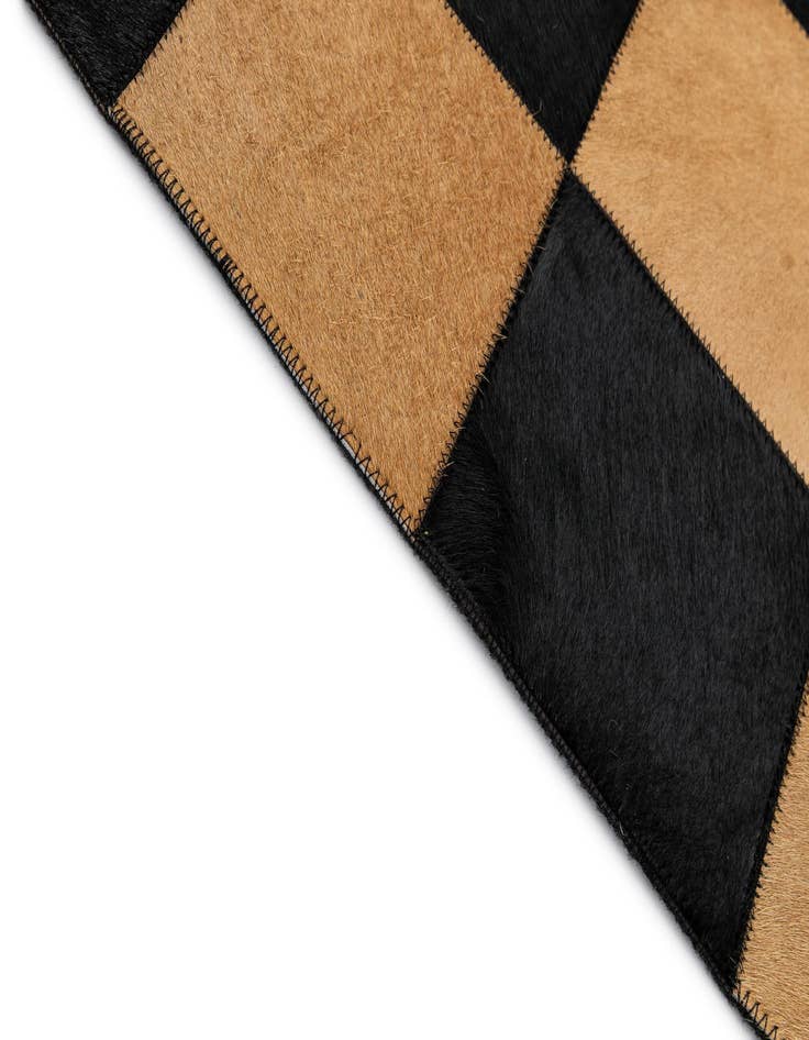 Detail image of  5' 1 x 8' Cowhide - Patchwork Rug