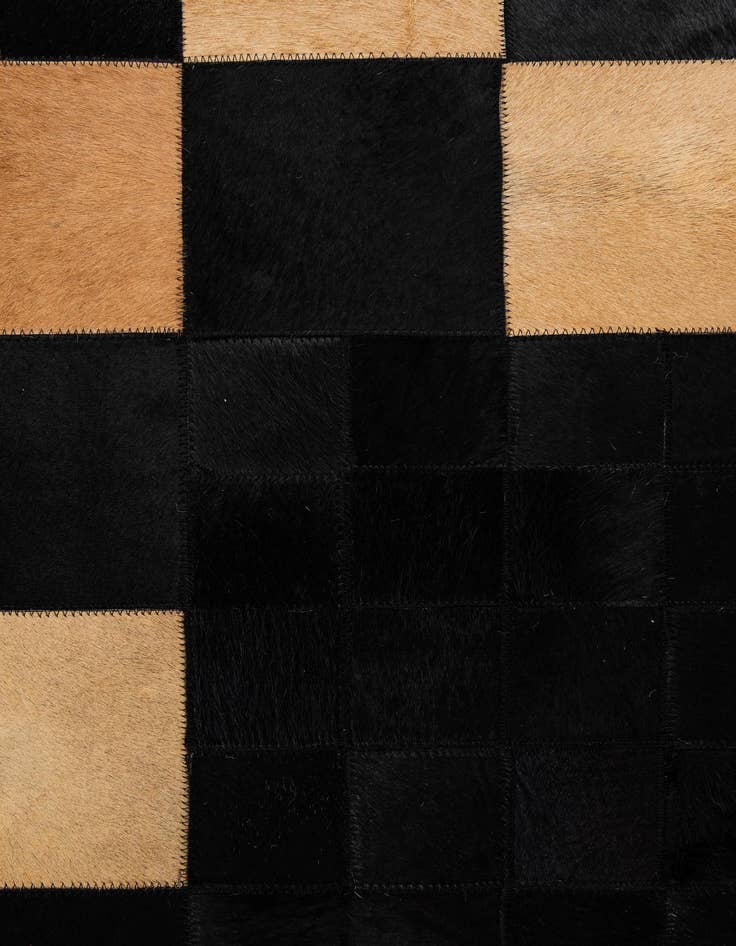 Detail image of  5' 1 x 8' Cowhide - Patchwork Rug
