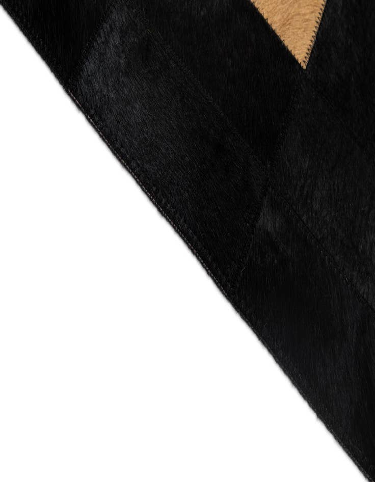 Detail image of  5' 1 x 8' Cowhide - Patchwork Rug