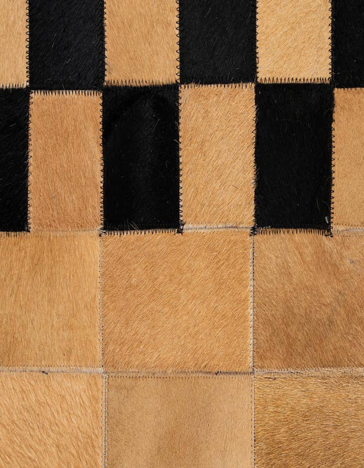 Detail image of  5' 1 x 8' Cowhide - Patchwork Rug