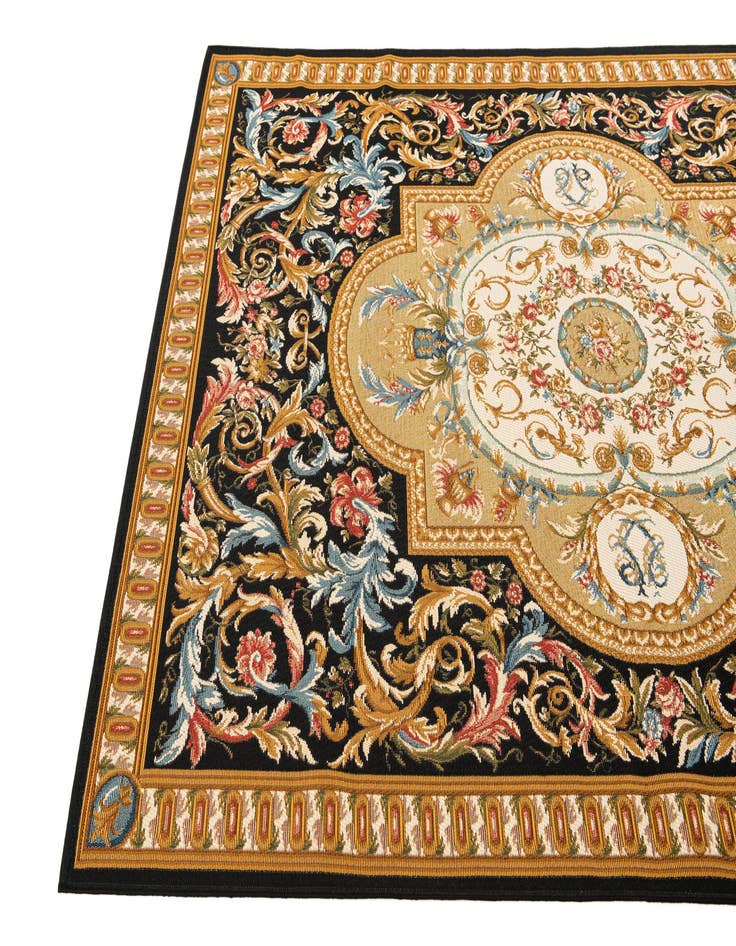 Detail image of  5' 2 x 7' 7  Washable Traditional Indoor / Outdoor Rug