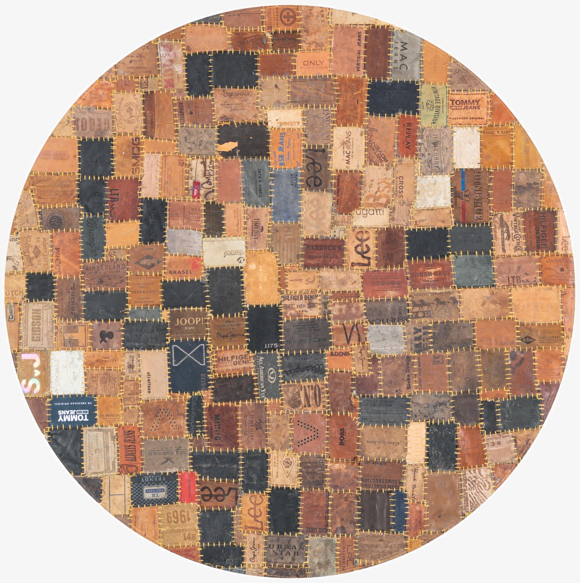  3' 1 x 3' 1 Jean Leather Tag Round Rug