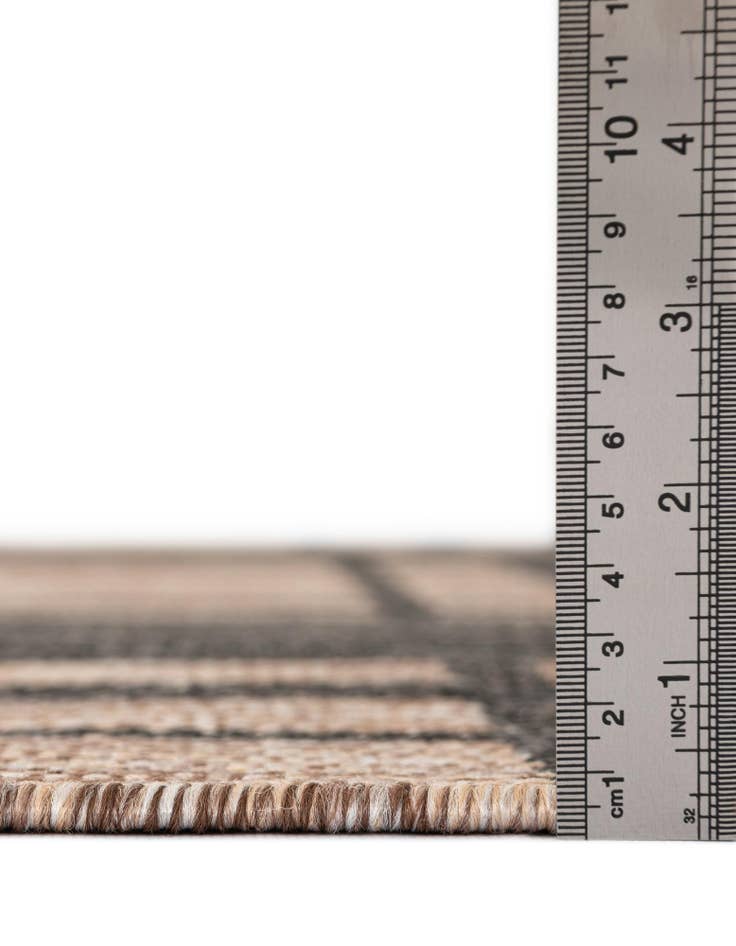 Detail image of  7' 10 x 7' 10  Washable Checkered Indoor / Outdoor Square Rug