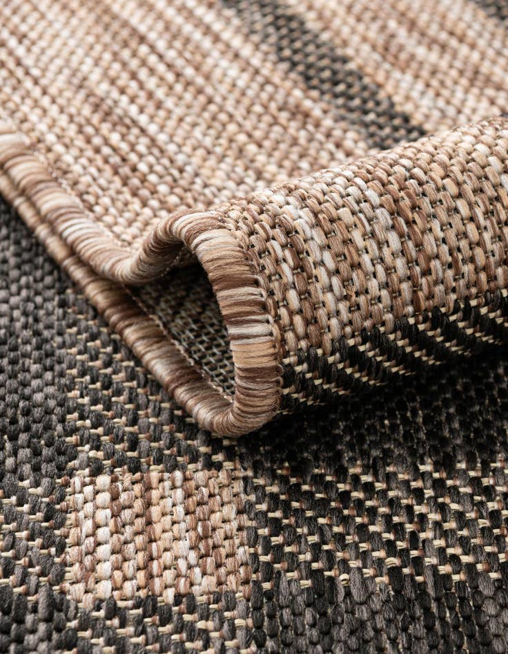 Detail image of  7' 10 x 7' 10  Washable Checkered Indoor / Outdoor Square Rug