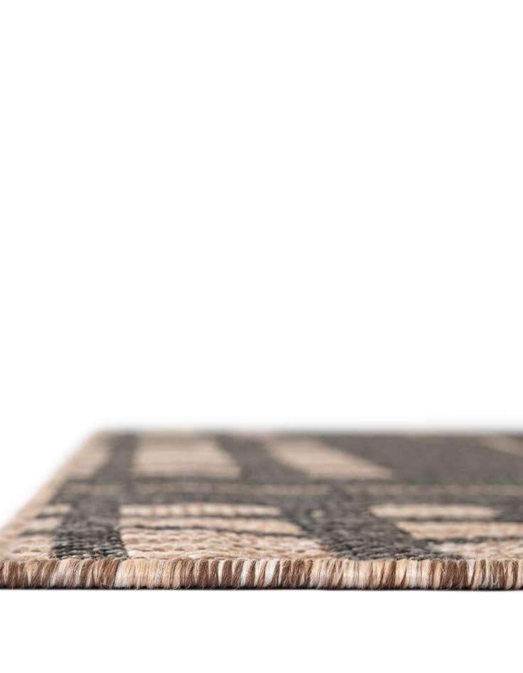 Detail image of  7' 10 x 7' 10  Washable Checkered Indoor / Outdoor Square Rug
