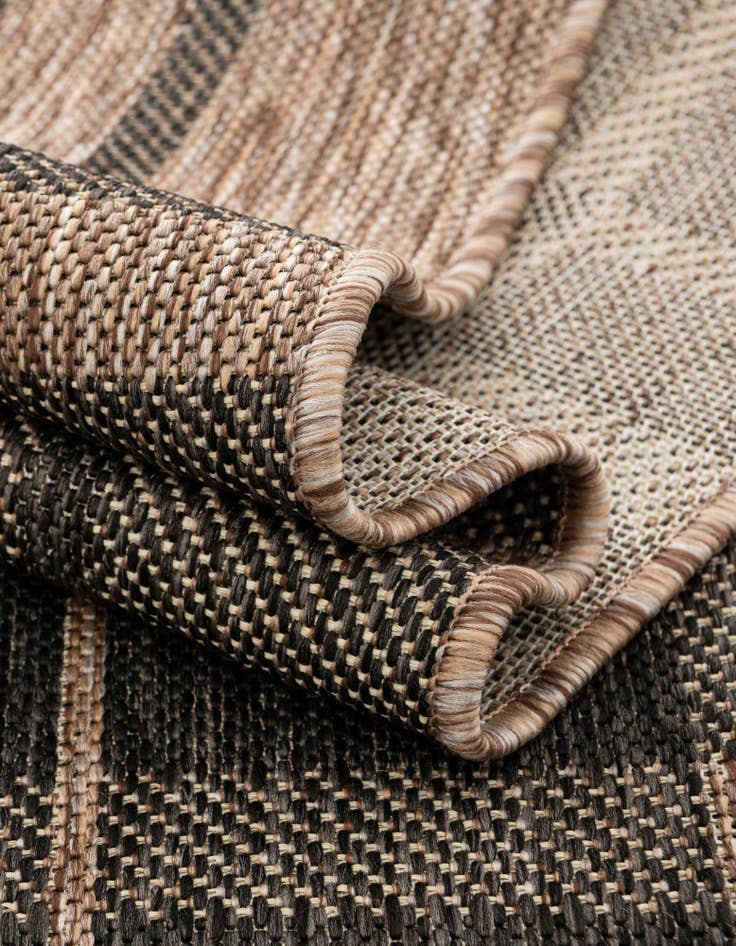 Detail image of  7' 10 x 7' 10  Washable Checkered Indoor / Outdoor Square Rug