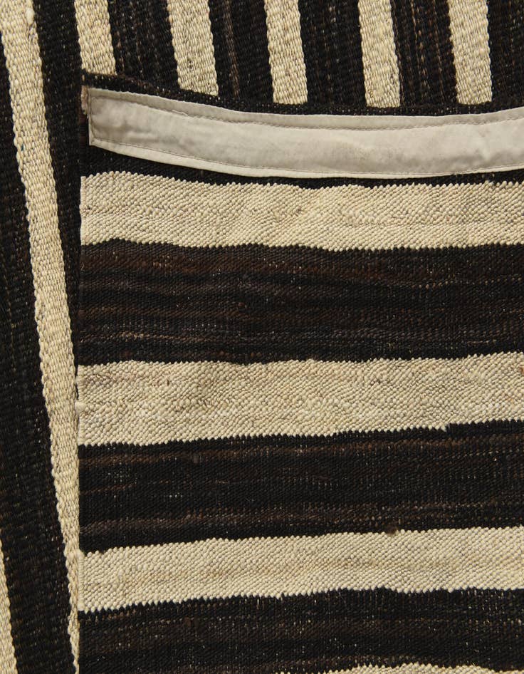 Detail image of  5' 10 x 8'  Hand Woven Kilim Modern Wool Rug