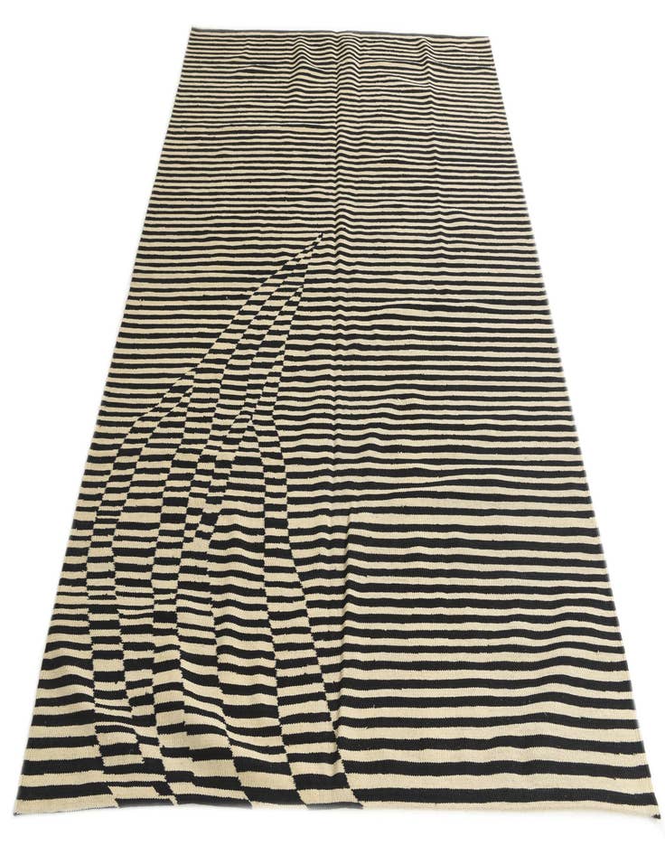 Detail image of  4' 7 x 7' 10  Hand Woven Kilim Modern Wool Rug