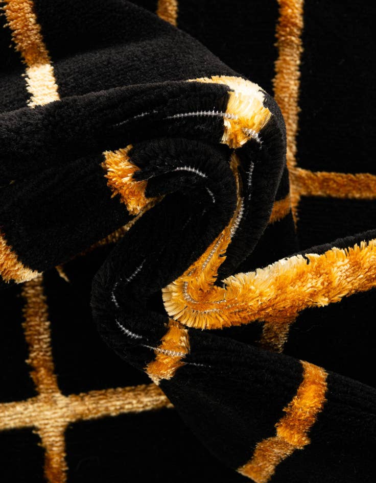 Detail image of  7' 10 x 10'  Marilyn Monroe&trade; Glam Deco Rug