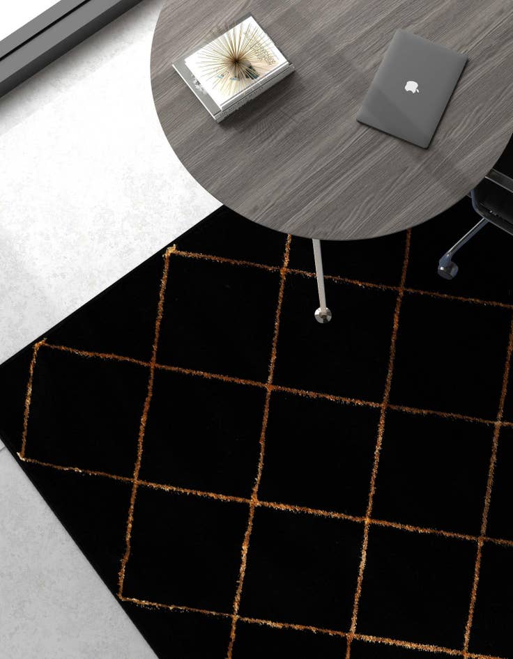 Detail image of  6' x 9' Vogue Geo Rug