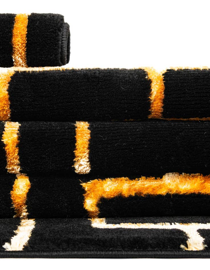 Detail image of  7' 10 x 7' 10  Marilyn Monroe&trade; Glam Deco Round Rug