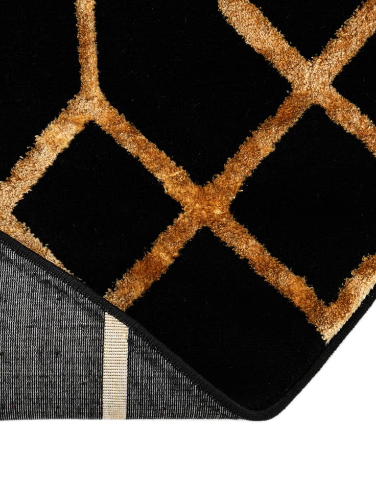 Detail image of  10' x 10'  Marilyn Monroe&trade; Glam Trellis Round Rug