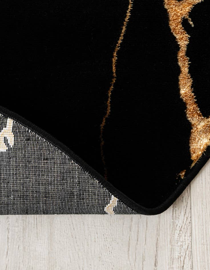 Detail image of  7' 10 x 7' 10 Vogue Geo Round Rug