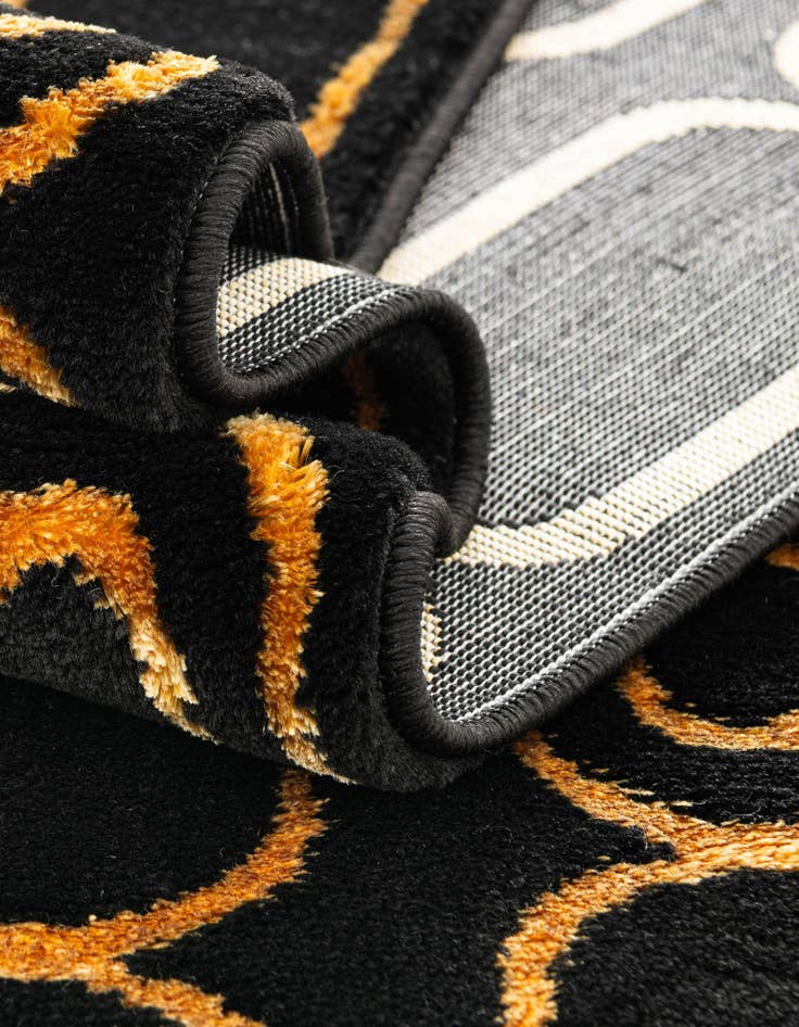 Detail image of  2' x 5' Vogue Geo Runner Rug