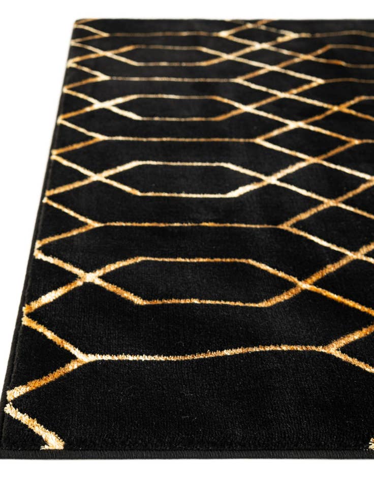 Detail image of  7' 10 x 7' 10  Marilyn Monroe&trade; Glam Trellis Square Rug