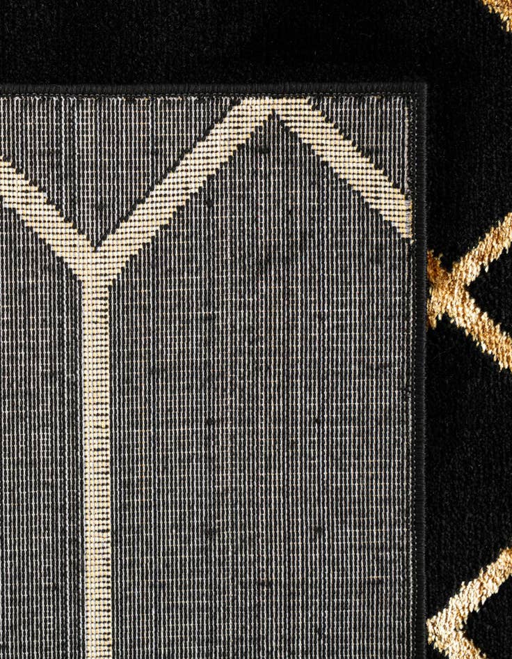 Detail image of  7' 10 x 7' 10  Marilyn Monroe&trade; Glam Trellis Square Rug
